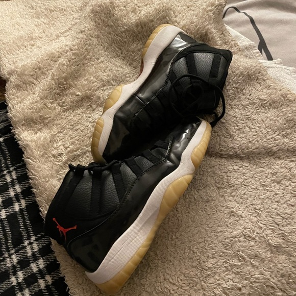 Black/red Air Jordan 11 retro - Picture 3 of 6